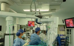 机器人助力 65岁老人胸腔纵膈拳头大肿瘤被顺利“拆除”